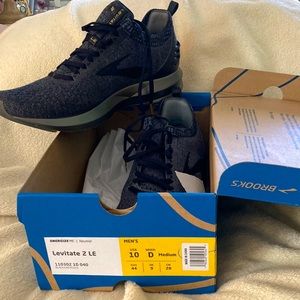 Brooks Levitate black/grey/gold